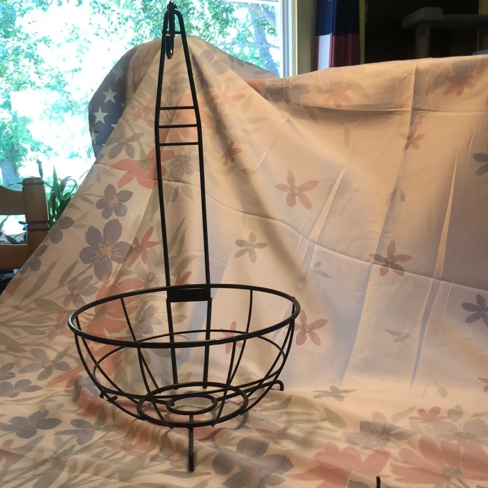 Wire Fruit Bowl/Basket w/Banana Tree Hanger 11”x20.5”